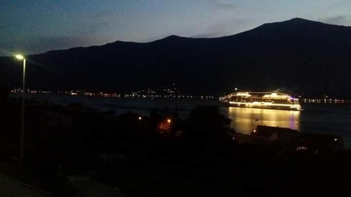 Apartment Deki Studio Kotor Eksteriør bilde