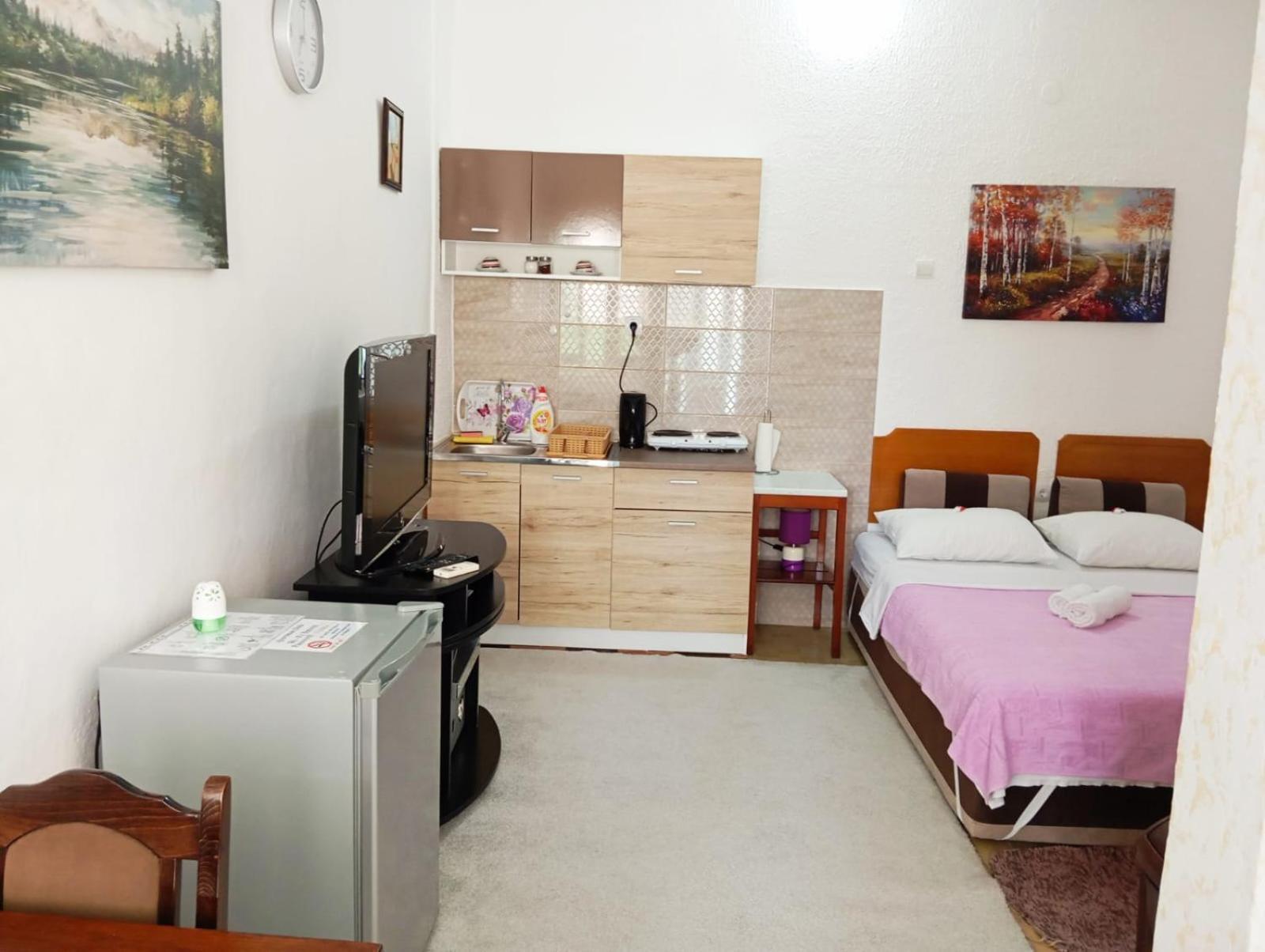 Apartment Deki Studio Kotor Eksteriør bilde